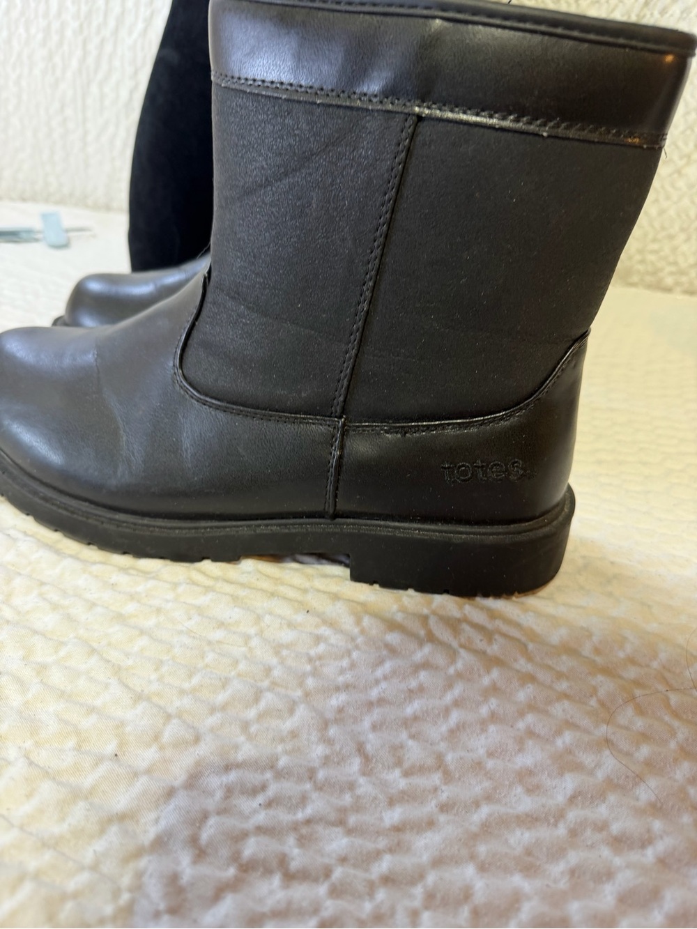 totes Black Short Waterproof Boots